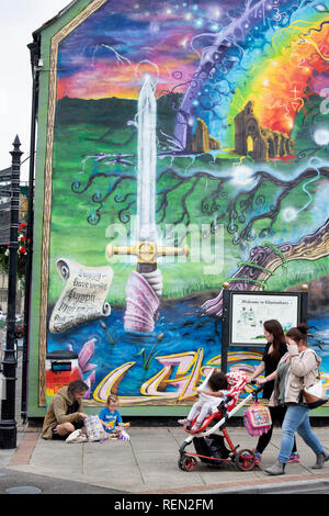 Mystische Wandbild in Feversham Lane, Glastonbury, Großbritannien Stockfoto