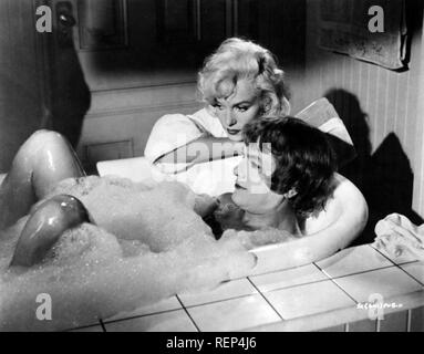 Manche mögen's heiß Jahr: 1959 USA Marilyn Monroe, Tony Curtis Regie: Billy Wilder Stockfoto