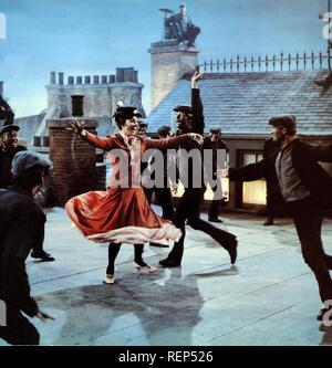 Mary Poppins Jahr: 1964 USA Regie: Robert Stevenson Julie Andrews Stockfoto