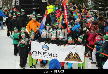 KILLINGTON, USA - November 24: Öffnen der Parade an der Zielbereich, unten von Superstar Spur während der Audi FIS Alpine Ski World Cup Damen Riesenslalom. Stockfoto