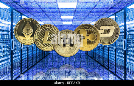 Golden crypto Währung Münze in der modernen Data Center 3D-Bild Stockfoto