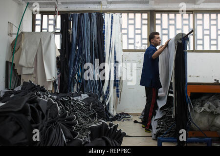 Donmatias, Antioquia, Kolumbien: In der Fabrik von Don Antonio die Stoffe sind auf Kommission. Stockfoto