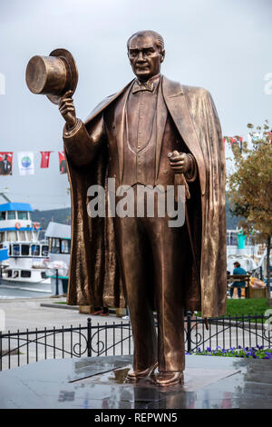 Statue von Mustafa Kemal Atatürk, Sariyer, Istanbul, Türkei Stockfoto