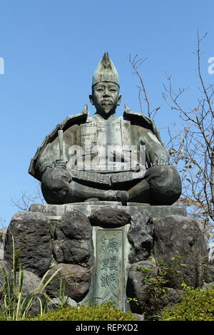 Statue von Minamoto no Yoritomo an Genjiyama Park, Kamakura, Präfektur Kanagawa, Japan Stockfoto