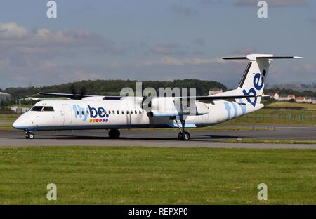 FLYBE BOMBARDIER DHC-8-Q400 REGIONAL AIRLINER Stockfoto