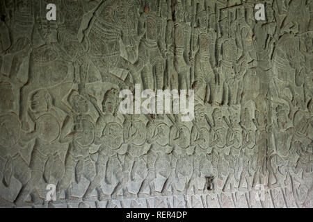 Bas-Relief-Skulptur von Kriegern an der nördlichen Galeriewand, Angkor Wat, Siem Reap, Kambodscha Stockfoto