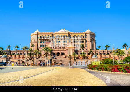Majestätisch und palastartige Strandhotel 5 sterne Hotel Emirates Palace in Abu Dhabi in den Vereinigten Arabischen Emiraten bekannt Stockfoto