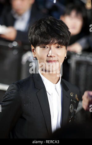 Roppongi, Tokyo, Japan. 25 Okt, 2016. Yesung (Kim Jong-woon), ein Mitglied der Südkoreanischen junge Band Super Junior, nimmt an den roten Teppich Vernissage für die 29. Tokyo International Film Festival in Roppongi Hills Arena in Roppongi, Tokyo 25.10.2016. Japanische Yesung's Debut Film ''My Koreanisch Lehrerin'' wird während des Festivals in der Voranzeige dargestellt. Credit: Hiroko Tanaka/ZUMA Draht/Alamy leben Nachrichten Stockfoto