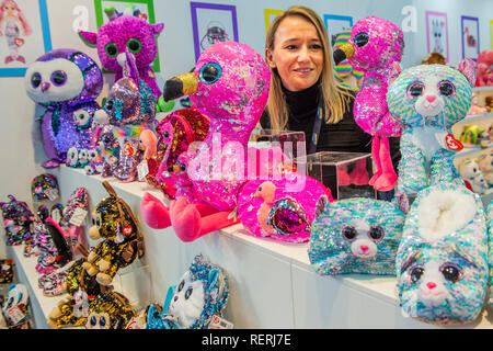 London, Großbritannien. 22. Jan 2019. Sequinned Flippables auf der TY Stand-der Spielwarenmesse bei Olympia in London. Credit: Guy Bell/Alamy leben Nachrichten Stockfoto