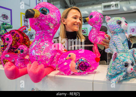 London, Großbritannien. 22. Jan 2019. Sequinned Flippables auf der TY Stand-der Spielwarenmesse bei Olympia in London. Credit: Guy Bell/Alamy leben Nachrichten Stockfoto