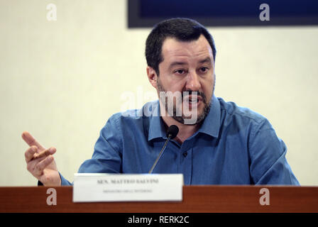 Foto Fabio Cimaglia/LaPresse 23-01-2019 Roma Politica Ministero dell'Interno. Conferenza stampa Di Matteo Salvini Nella foto Matteo Salvini Foto Fabio Cimaglia/LaPresse 23-01-2019 Roma (Italien) Politik Viminale. Pressekonferenz von Matteo Salvini Im pic Matteo Salvini Stockfoto