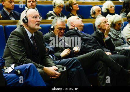 Vice President, Frans Timmersmans gesehen Sorgen der Bürger Dialog Diskussion im Auditorium Maximum. Stockfoto