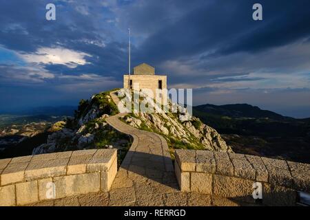 Njegos Mausoleum von Petar II auf Jezerski Vrh, Nationalpark Lovcen, in Cetinje, Montenegro Stockfoto