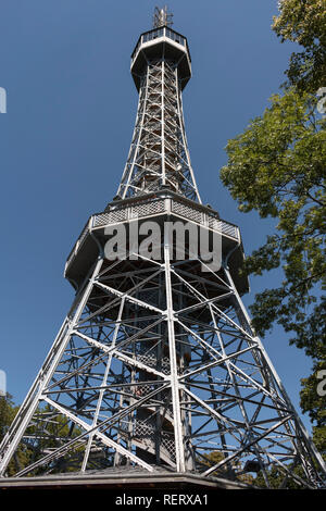 Von der Unterseite des Petrin Aussichtsturm, Prag Stockfoto