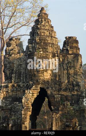 Südtor von Angkor Thom, UNESCO-Weltkulturerbe, Siem Reap, Kambodscha, Südostasien Stockfoto