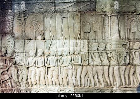 Bas-Relief im Osten Galerie, Bayon, Angkor Thom, UNESCO-Weltkulturerbe, Siem Reap, Kambodscha, Südostasien Stockfoto