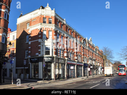 Obere Straße, Ecke mit Waterloo Terrasse, Islington, London, England, Großbritannien Stockfoto