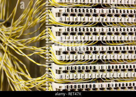 Telefonzentrale, Knotenpunkt der Telefonanschlüsse, Mainframe Computer, Rechenzentrum eines Unternehmens Stockfoto