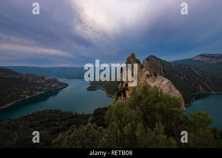 Canelles Behälter von der Kapelle von Mare de Deu de la Pertusa, Grenze zwischen Katalonien und Aragon, Spanien Stockfoto