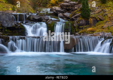 Gradas De Soaso, fällt auf arazas Fluss, Nationalpark Ordesa y Monte Perdido, Huesca, Spanien Stockfoto