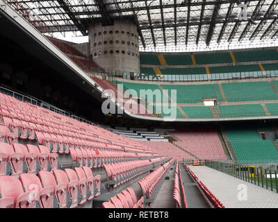 Sitzgelegenheiten im San Siro, Mailand, Italien. Stockfoto