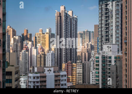 Eine betonwüste von hohen Gebäuden auf der Insel Hongkong, China, Aisa. Stockfoto