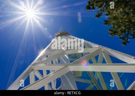 Die 150-Fuß-Solar Tower auf der Spitze des Mt Wilson (1910 gebaut) ist in erster Linie für die Aufzeichnung der magnetischen Feldverteilung über Gesicht sev der Sonne verwendet Stockfoto