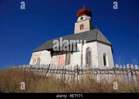 Sankt Nikolaus Kirche in der Nähe von Mittelberg, Ritten, Südtirol, Italien, Europa Stockfoto