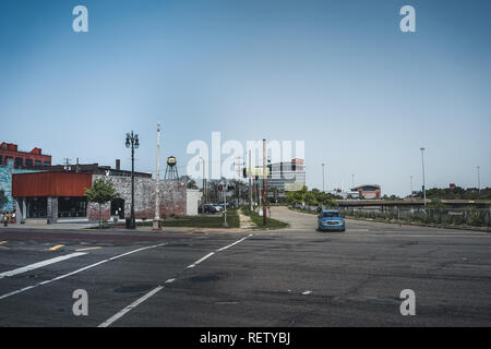Detroit, Michigan, USA - Oktober 2018: Blick auf die Michigan Avenue in Corktown in Detroit in Michigan, USA. Detroit ist der größte und am Stockfoto