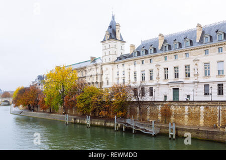 Paris (Frankreich) - Palais de la Justice früher das Palais de la Cité befindet sich auf dem Boulevard du Palais in der Île de la Cité befindet sich im Zentrum von Paris, Fr Stockfoto
