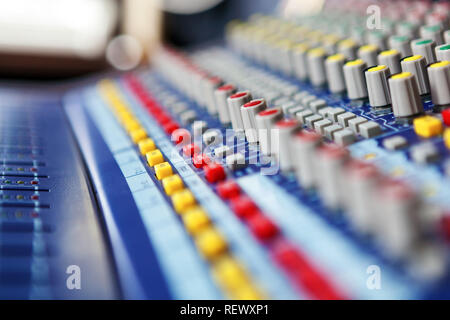 Professionelle Tontechnik Audio Mixing Concole. Stockfoto