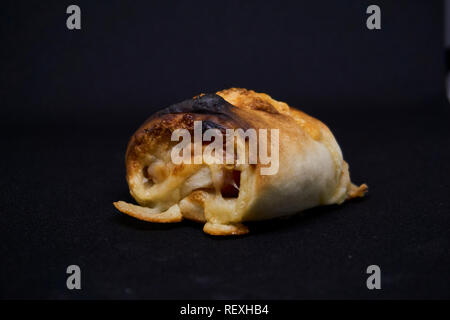 Pizza Brötchen mit Käse Stockfoto