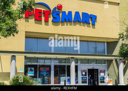 August 6, 2017 Mountain View/CA/USA - petsmart Storefront, San Francisco Bay Area. Stockfoto