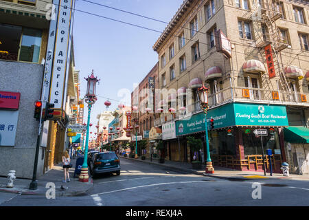 September 5, 2017 San Francisco/CA/USA - Straße mit Laternen in Chinatown eingerichtet Stockfoto