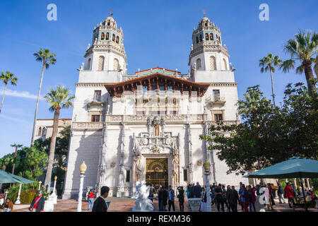 Dezember 23, 2017, San Simeon/CA/USA - Die Casa Grande ist das Hauptgebäude des Hearst Castle Stockfoto