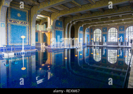 Dezember 23, 2017, San Simeon/CA/USA - Die schönen römischen Pool, Hearst Castle Stockfoto