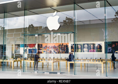 Januar 11, 2018 in Palo Alto/CA/USA - Apple Store an der geöffneten Luft Stanford shopping center Stockfoto