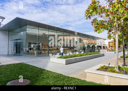 Januar 11, 2018 in Palo Alto/CA/USA - Apple Store an der geöffneten Luft Stanford shopping center Stockfoto