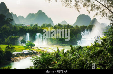 Ban Gioc Detian Wasserfall auf China und Vietnam Grenze panorama Stockfoto