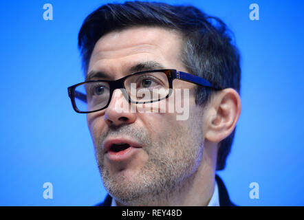 VP von Facebook in Nordeuropa Steve Hatch während einer gemeinsamen Pressekonferenz mit dem Geld sparen Experte Martin Lewis bei den Facebook Headquarters in London. Stockfoto