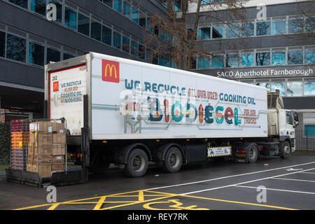 Große McDonalds Lkw oder Lkw waren liefern - auf der Seite sind die Worte, die wir alle unsere Küche Öl in Biodiesel verwendet für unsere Lkw Recycling Stockfoto