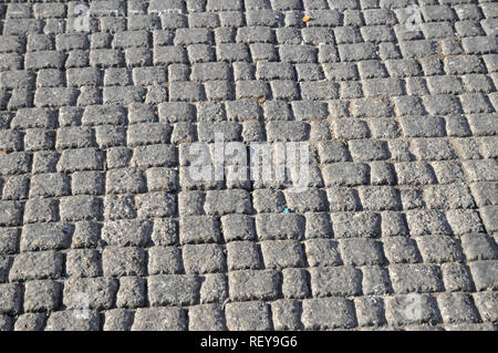 In der Nähe einer Straße mit Pflastersteinen gepflastert Stockfoto