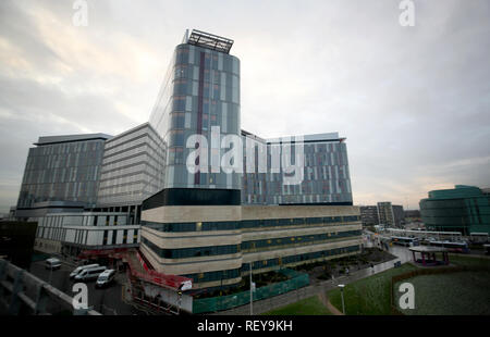 Queen Elizabeth University Hospital in Glasgow, Schottland's Gesundheit Sekretärin hat gesagt, sie glaubt, die infektionskontrolle gut genug am Krankenhaus, in dem zwei Patienten nach einer Infektion zu Taubenkot verknüpft gestorben ist. Stockfoto