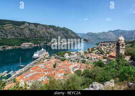 Altstadt von Kotor, Montenegro und die Bucht von Kotor Stockfoto