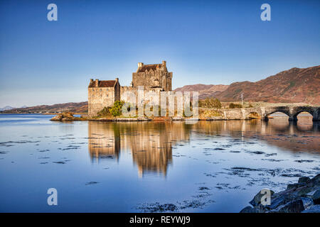 Am frühen Morgen Eilean Donan Castle, Highland, Schottland, UK Stockfoto