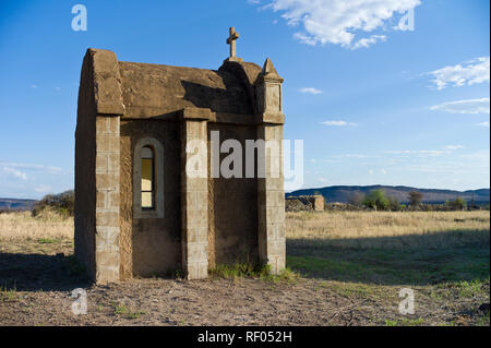 Madikwe Game Reserve, North West Provinz, Südafrika, ist ein beliebter für Safaris, aber es hat viel historische Relevanz und Ruinen einer alten Kirche. Stockfoto