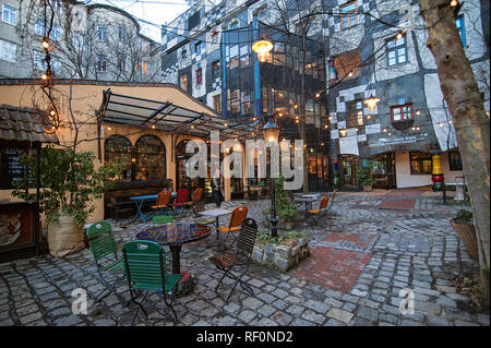 Wien, Österreich - 07 März, 2018: Das KunstHausWien ist ein Museum in Wien, entworfen von dem Künstler Friedensreich Hundertwasser. Stockfoto