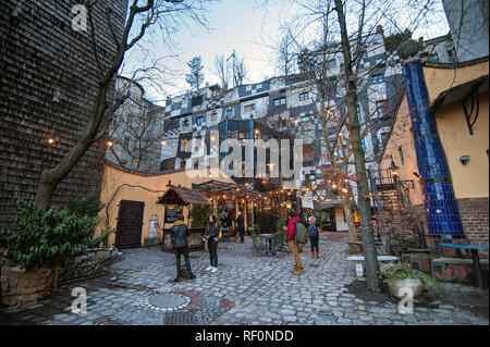 Wien, Österreich - 07 März, 2018: Das KunstHausWien ist ein Museum in Wien, entworfen von dem Künstler Friedensreich Hundertwasser. Stockfoto