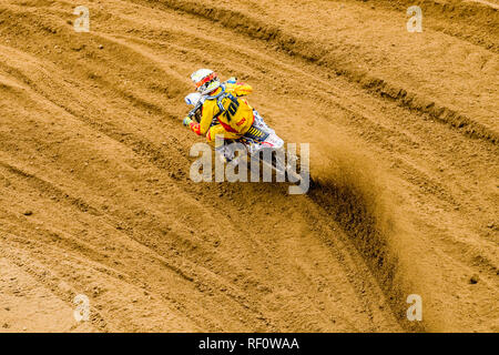 Reiter auf 250 cc Motocross bei der Deutschen Meisterschaft auf der Motocross Strecke bin Österreicher Stockfoto