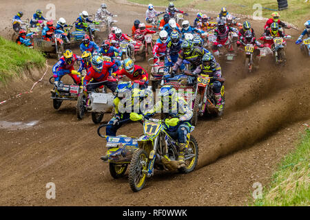 Start Der seitenwagen Motocross bei der Deutschen Meisterschaft auf der Motocross Strecke bin Österreicher Stockfoto